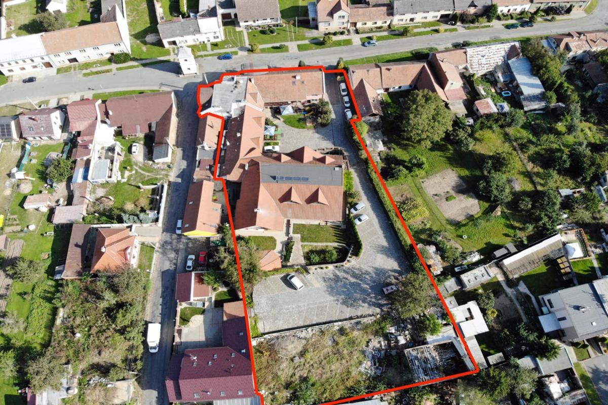 Bezmerovsky Dvur Kroměříž Dış mekan fotoğraf